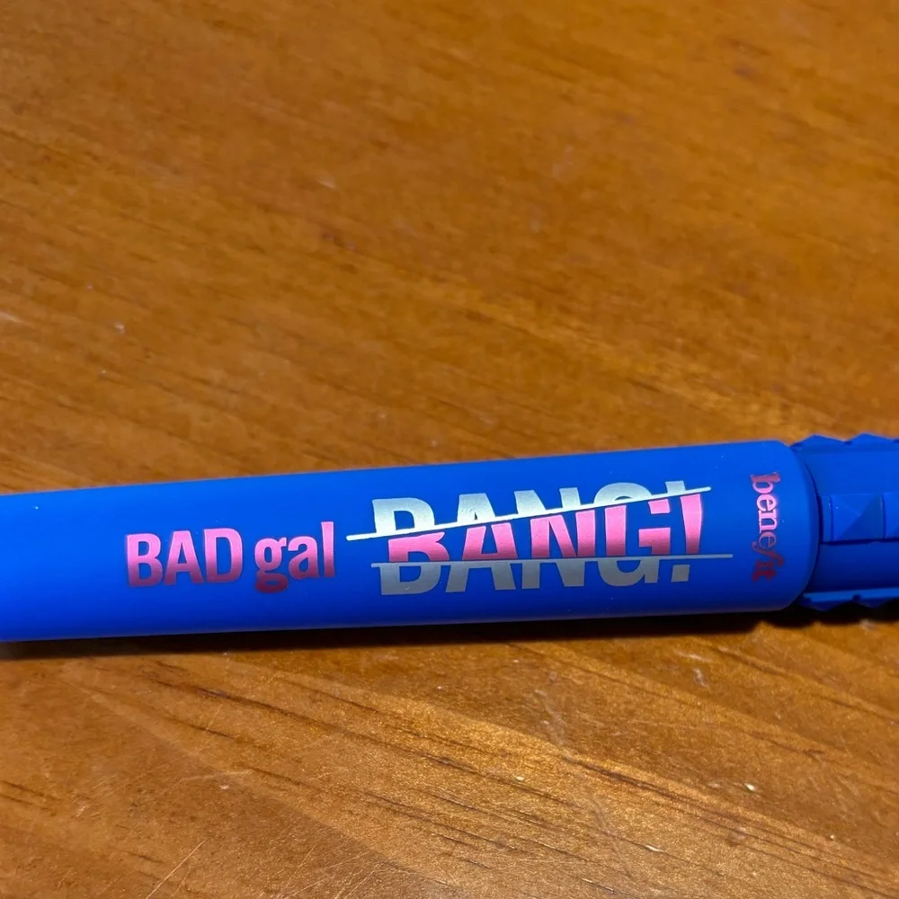 Benefit Bad Gal Bang Brightening Blue Mascara - Picture 6 of 16